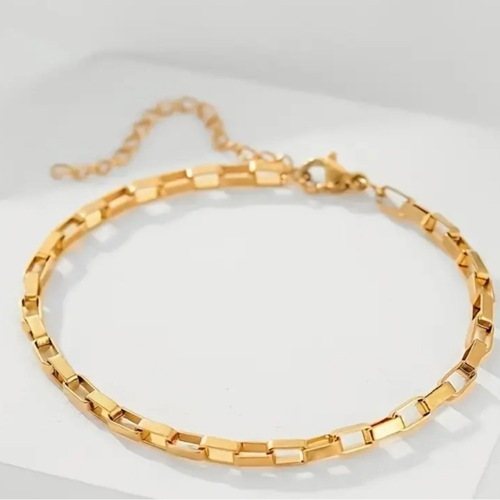 Gold Box Chain Bracelet